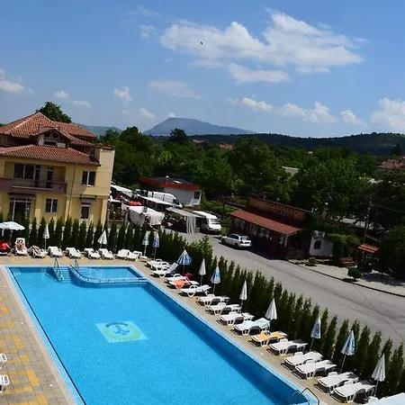 호텔 Tintyava Balneohotel